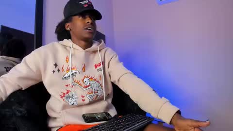 Snapshot of bryxxxon1 chatting on March 2025 02:12:02 PM Bryxon online show from March 2025 02:12:02 PM