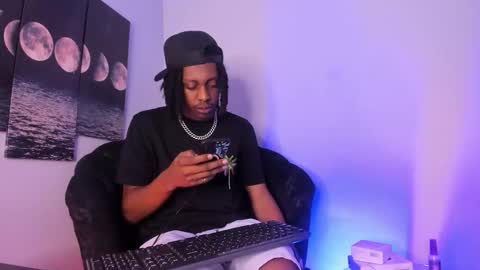 Snapshot of bryxxxon1 chatting on September 2025 03:00:02 PM Bryxon online show from September 2025 03:00:02 PM