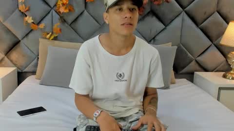 Snapshot of buda_and_cataleya_ chatting on November 2025 03:44:02 PM Buda y Cataleya online show from November 2025 03:44:02 PM