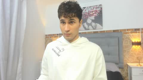 Snapshot of buddy_whitte chatting on January 2025 11:30:02 AM Buddy Whitte online show from January 2025 11:30:02 AM