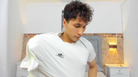 Snapshot of buddy_whitte chatting on February 2025 05:26:02 PM Buddy Whitte online show from February 2025 05:26:02 PM