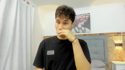 Snapshot of buddy_whitte chatting on February 2025 11:23:01 AM Buddy Whitte online show from February 2025 11:23:01 AM