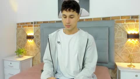 Snapshot of buddy_whitte chatting on February 2025 11:20:01 AM Buddy Whitte online show from February 2025 11:20:01 AM