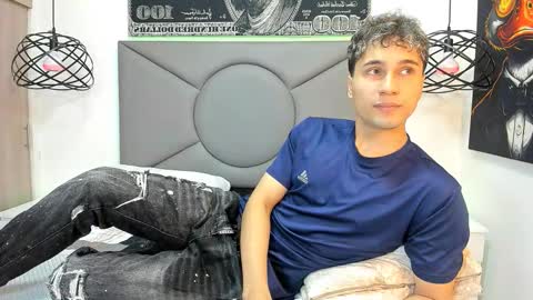 Snapshot of buddy_whitte chatting on November 2025 11:43:01 AM Buddy Whitte online show from November 2025 11:43:01 AM