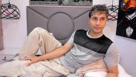 Snapshot of buddy_whitte chatting on November 2025 11:42:02 AM Buddy Whitte online show from November 2025 11:42:02 AM