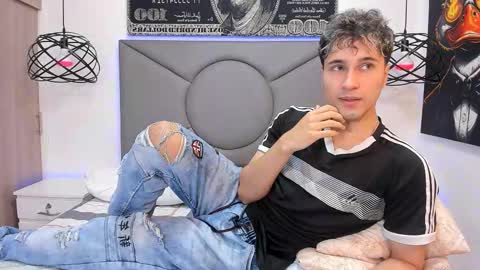 Snapshot of buddy_whitte chatting on November 2025 12:02:02 PM Buddy Whitte online show from November 2025 12:02:02 PM