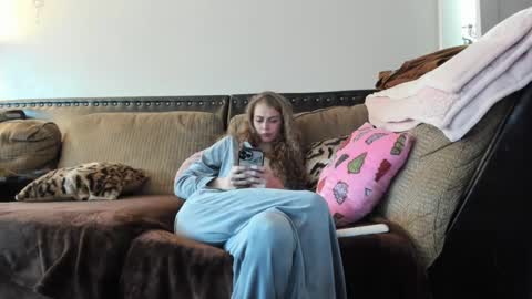 Snapshot of buffybarloe chatting on December 2024 11:06:02 PM Buffy online show from December 2024 11:06:02 PM