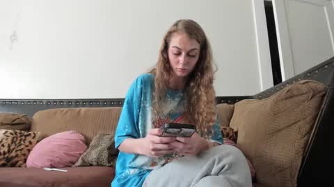 Snapshot of buffybarloe chatting on December 2024 09:17:02 PM Buffy online show from December 2024 09:17:02 PM