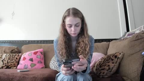 Snapshot of buffybarloe chatting on December 2024 10:05:01 PM Buffy online show from December 2024 10:05:01 PM