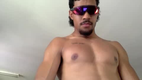 Snapshot of bulaboy27 chatting on January 2025 04:47:01 AM meaty man online show from January 2025 04:47:01 AM