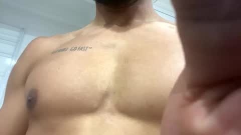 Snapshot of bulaboy27 chatting on January 2025 06:14:01 AM meaty man online show from January 2025 06:14:01 AM