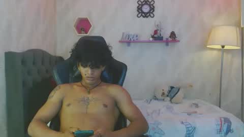 bull_cam online show from November 2025 07:14:01 PM