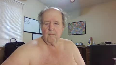 Snapshot of bullfrogg5050 chatting on October 2025 10:18:01 PM bullfrogg5050 online show from October 2025 10:18:01 PM