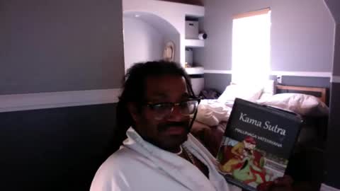 Bungalow Entertainment online show from October 2025 07:58:02 PM