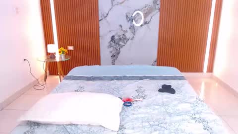 Rossi Hill online show from March 2026 02:04:02 AM