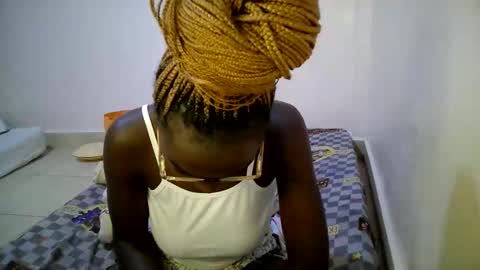 bunny_bliss1 online show from May 2026 10:27:01 PM