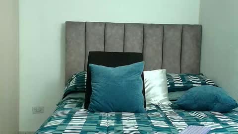 Carolina online show from February 2026 04:01:02 AM