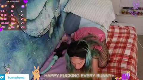 Snapshot of bunnycheekz chatting on November 2025 08:14:02 AM Tokki bunny online show from November 2025 08:14:02 AM