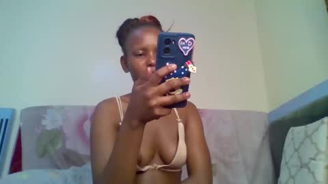 bunnydiva_ online show from December 2025 06:59:01 PM