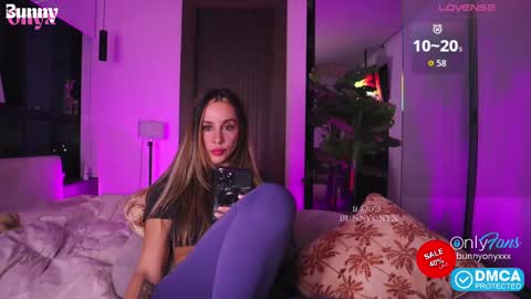 Snapshot of bunnyonyx chatting on November 2025 10:42:02 PM Stephanie Next stream TUESDAY 6pm PDT online show from November 2025 10:42:02 PM