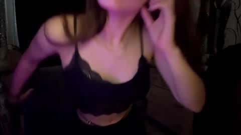 Snapshot of bunnytrussel chatting on June 2026 05:10:01 AM Bella online show from June 2026 05:10:01 AM