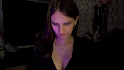 Snapshot of bunnytrussel chatting on June 2026 06:05:02 AM Bella online show from June 2026 06:05:02 AM