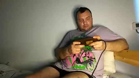 Snapshot of bury703709 chatting on January 2025 03:25:01 PM Creazy dad online show from January 2025 03:25:01 PM