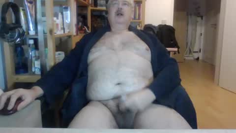 Snapshot of busibaer666 chatting on December 2024 04:39:01 AM busi online show from December 2024 04:39:01 AM