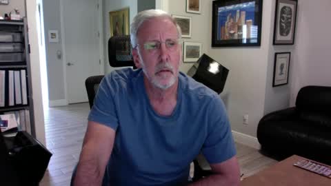 Snapshot of bustinout99 chatting on December 2024 08:09:01 PM afternoon wood online show from December 2024 08:09:01 PM