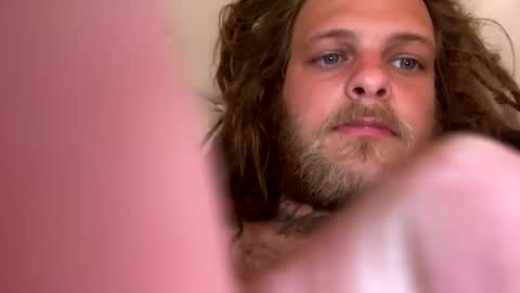 Snapshot of bustinyourbutt chatting on February 2025 04:35:02 AM bustinyourbutt online show from February 2025 04:35:02 AM