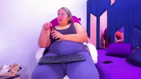 Snapshot of busty_juicyy chatting on June 2026 01:26:02 PM busty juicyy online show from June 2026 01:26:02 PM