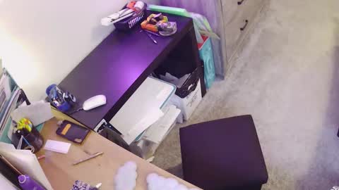 Snapshot of busybee83 chatting on December 2025 07:09:01 PM busybee83 online show from December 2025 07:09:01 PM