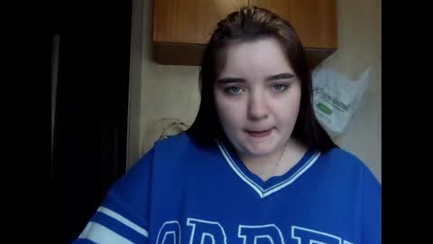 butterfly18988 online show from October 2025 06:45:01 AM