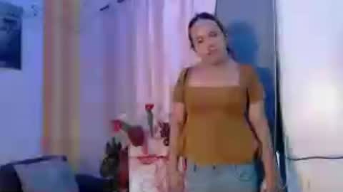 Snapshot of butterfly_blossom chatting on July 2026 07:00:02 AM ask me. online show from July 2026 07:00:02 AM