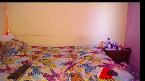 butterfly_rouse online show from October 2025 08:09:02 PM