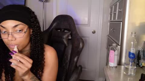 butterfly booty online show from May 2026 01:56:01 AM