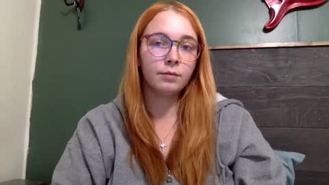 Snapshot of butterflywingzz chatting on November 2025 02:21:01 AM butterflywingzz online show from November 2025 02:21:01 AM