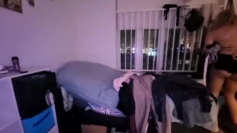 Snapshot of buttsluttwhore chatting on December 2024 02:32:01 PM HannahWreckshin online show from December 2024 02:32:01 PM