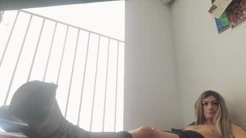 Snapshot of buttsluttwhore chatting on February 2025 06:26:02 PM HannahWreckshin online show from February 2025 06:26:02 PM