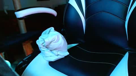 bwall1425 online show from December 2024 02:02:02 AM