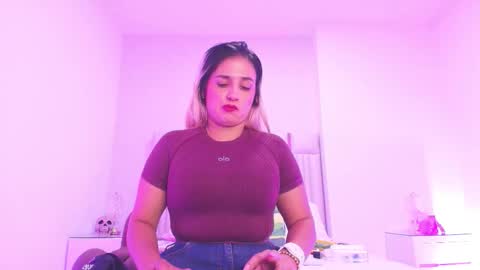 Carolina online show from October 2025 03:29:02 AM