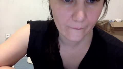 Lamb online show from October 2025 06:02:01 PM