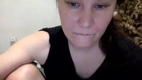 Snapshot of caffeinated_lamb chatting on May 2026 05:56:01 PM Lamb online show from May 2026 05:56:01 PM
