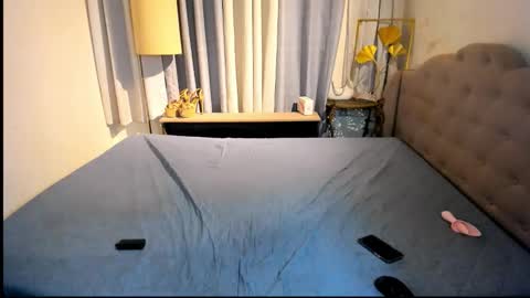 Snapshot of caitlyn_nuty chatting on November 2025 07:00:01 AM C A I T L Y N online show from November 2025 07:00:01 AM