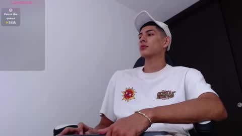 Snapshot of calavalerio chatting on February 2025 03:51:02 PM Valerio online show from February 2025 03:51:02 PM