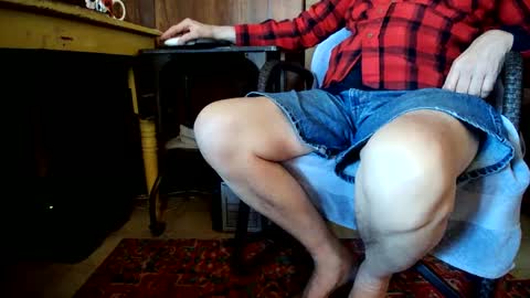 Snapshot of cali1962 chatting on December 2024 06:27:02 PM Cal online show from December 2024 06:27:02 PM