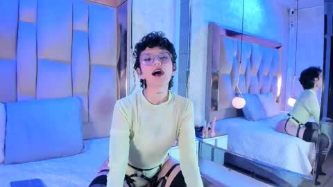 Snapshot of calioperoux chatting on February 2026 08:40:02 PM Caliope online show from February 2026 08:40:02 PM