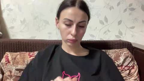 Anna online show from November 2025 07:51:02 PM