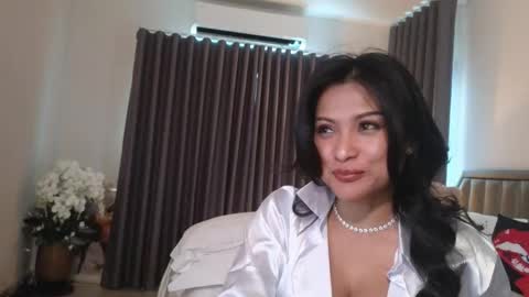 Call Me Linda online show from November 2025 03:09:01 AM
