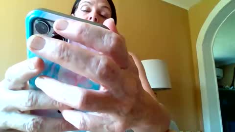 Calli online show from April 2026 07:08:01 PM